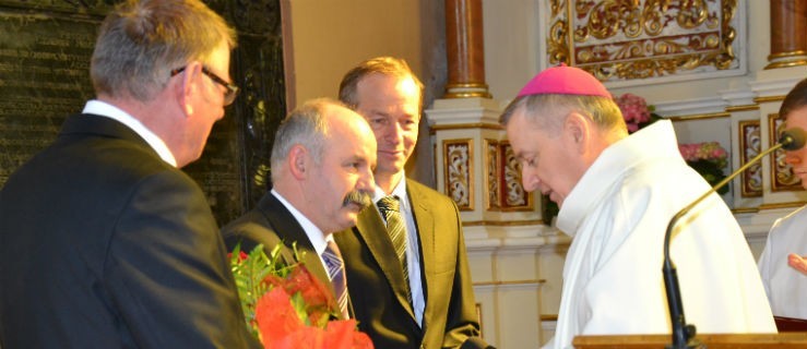 Biskup wizytował parafię - Zdjęcie główne