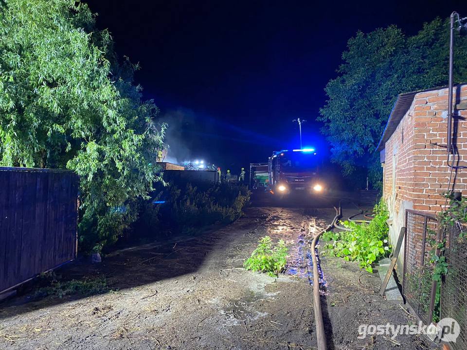 Krobia. Pożar budynku inwentarskiego w Nieparcie