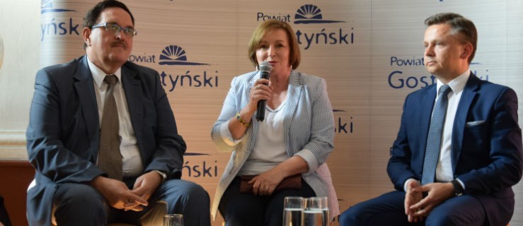 Przy jednym stole się spotkali i debatowali - Zdjęcie główne