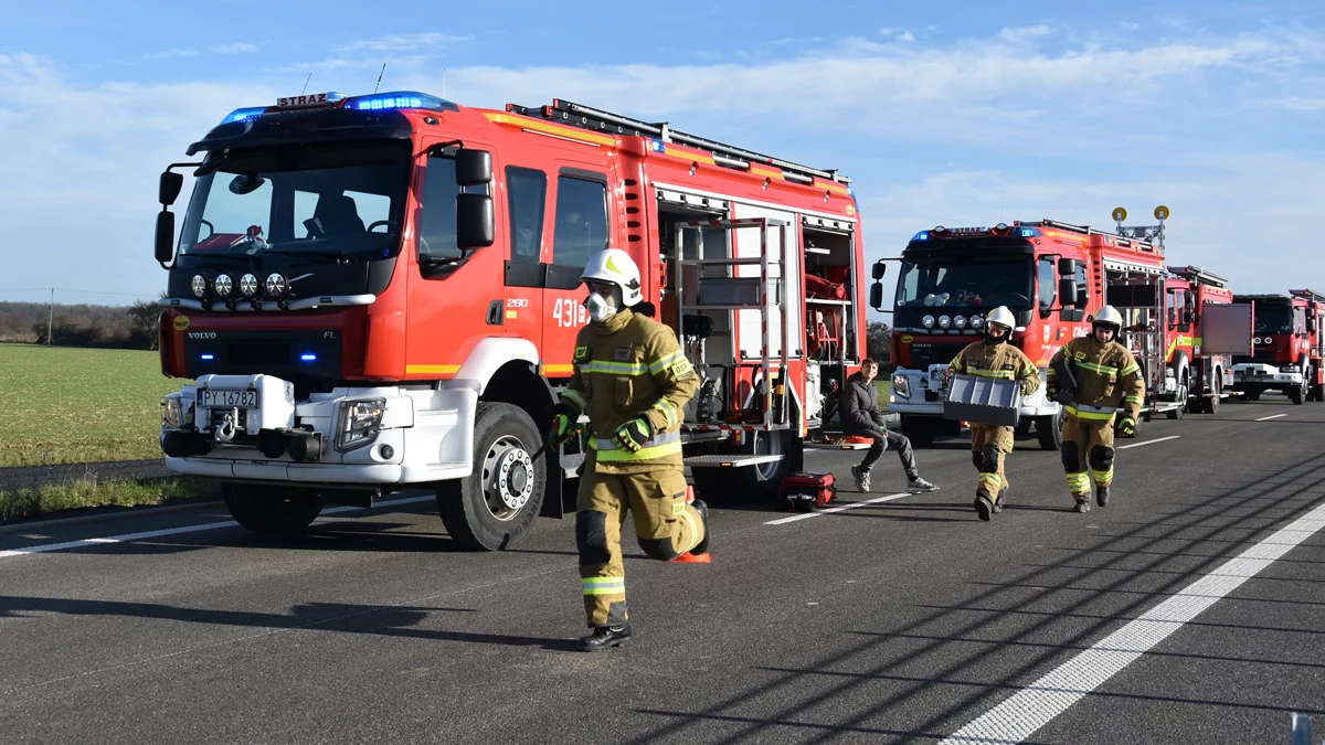 Karambol na obwodnicy DK12 - trzy samochody, jedenastu poszkodowanych. Obecni byli wykonawcy i GDDKiA - Zdjęcie główne