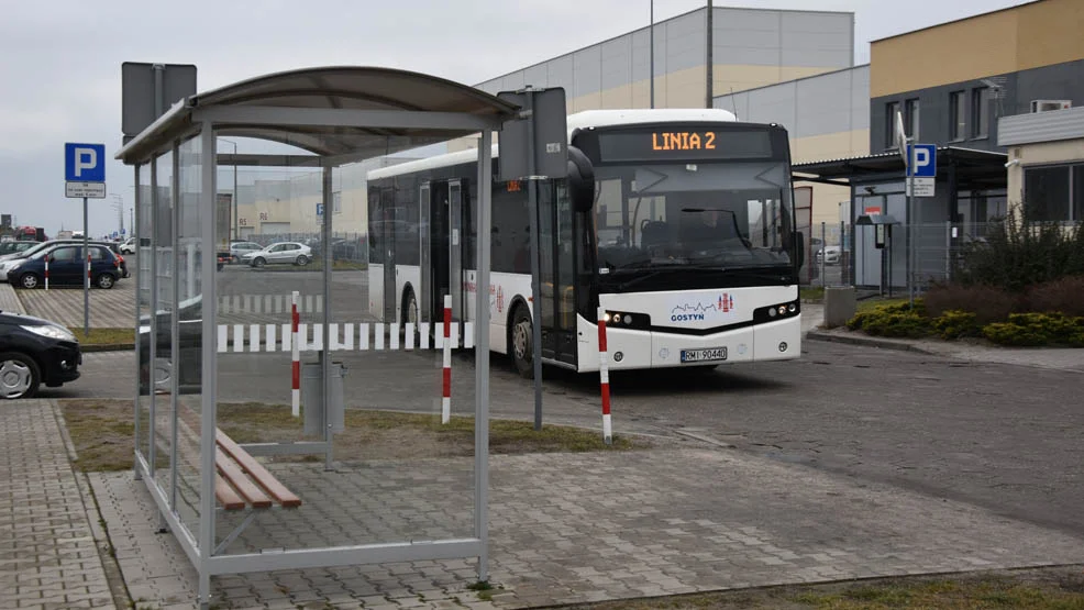 Rozkłady jazdy autokarów po korekcie. Zmiany godziny, dodatkowe kursy. Komunikacja miejska w Gostyniu - Zdjęcie główne