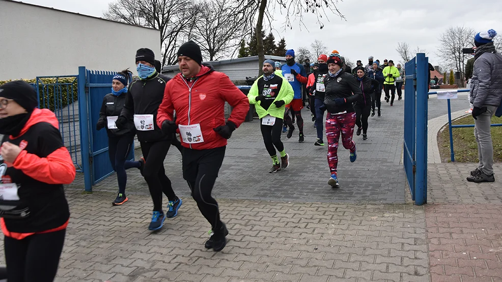 Startowali pod wiatr, ale finisz mieli z górki. I Gostyński Bieg WOŚP - Zdjęcie główne