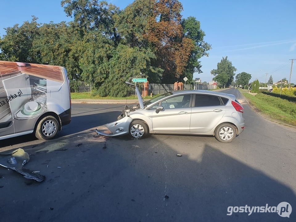 W kolizji drogowej w Borku zderzyły się 2 auta