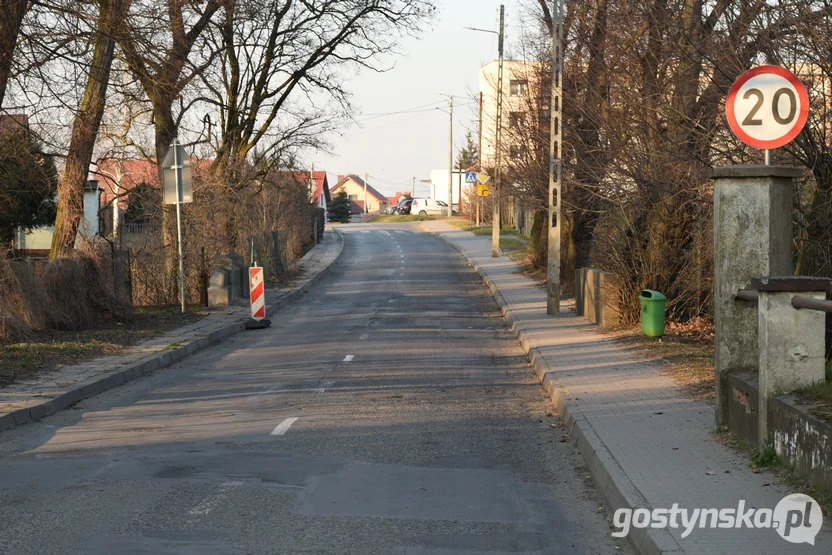 Przebudowa wraz z rozbudową ulicy Fabrycznej w Pudliszkach to inwestycja gminna. Natomiast przebudowa drogi w Kuczynce, gdzie niedawno zakończyła się budowa kanalizacji leży w gestii powiatu gostyńskiego