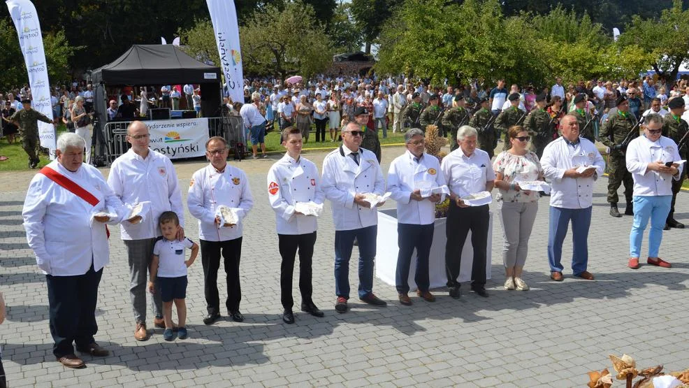 W zeszłym roku 15 sierpnia ogrody klasztorne na Świętej Górze, po dwóch latach przerwy spowodowanej pandemią koronawirusa odwiedziła rekordowa liczba osób.