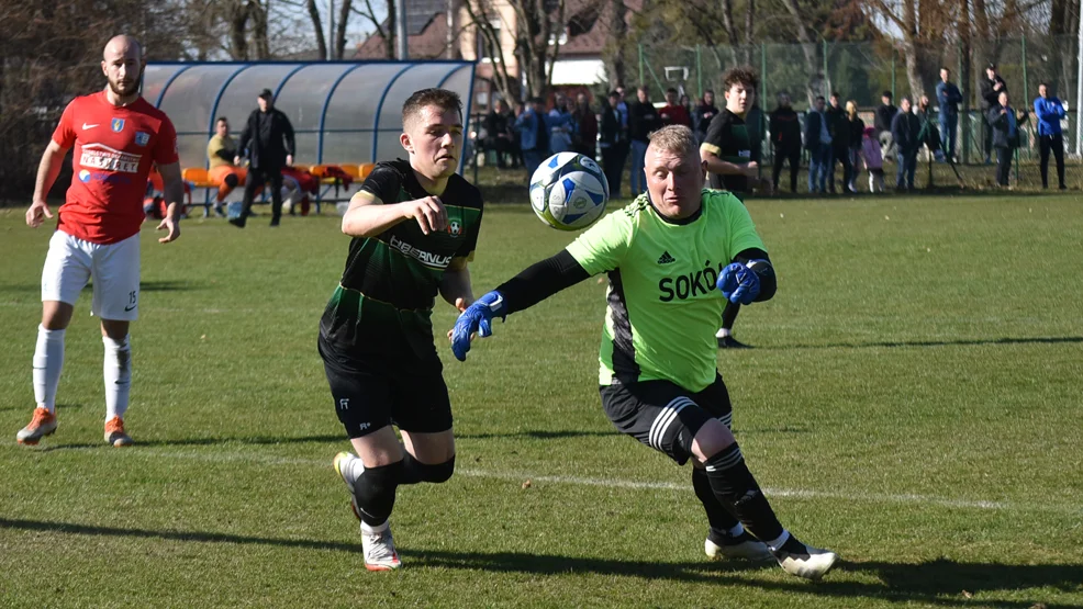 Derby w Chwałkowie. Dąbroczanka Pępowo lepsza od Sokoła - Zdjęcie główne