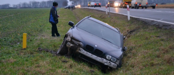 Zderzenie bmw z mercedesem. Dziecko przetransportowano do szpitala - Zdjęcie główne