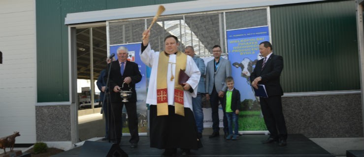 Nowoczesna obora w Drzewcach otwarta - Zdjęcie główne