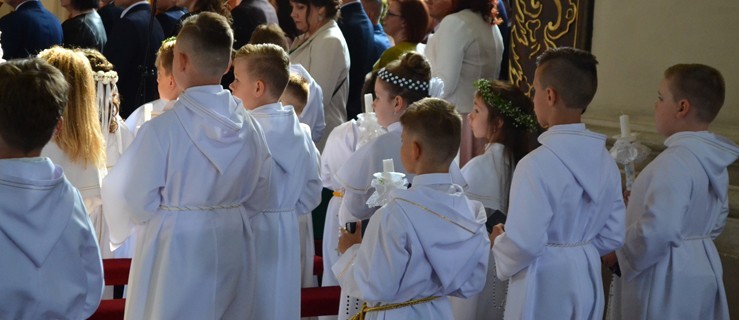 Komunie pod znakiem zapytania. Kiedy zapadną decyzje?  - Zdjęcie główne