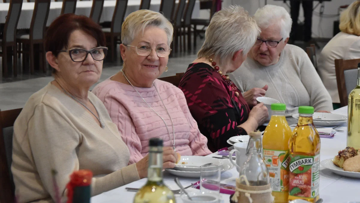 Seniorzy z Brzezia biesiadowali. Takie spotkania stały się już tradycją - Zdjęcie główne