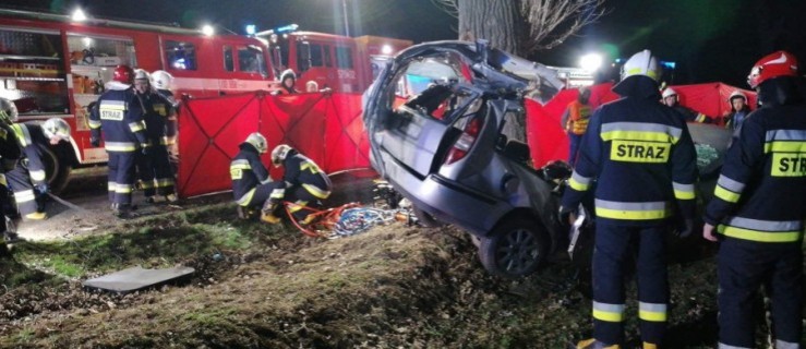 Tragiczny wypadek tuż za granicą naszego powiatu. Nie żyją dwie osoby - Zdjęcie główne