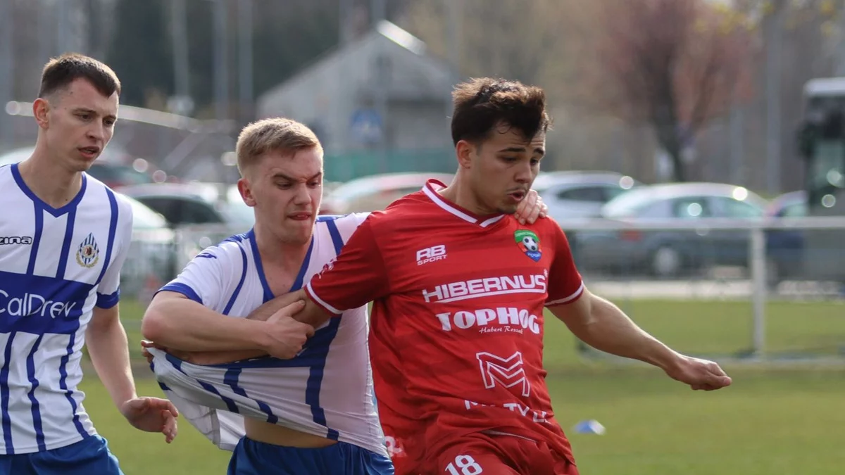 Dąbroczanka Pępowo prowadziła i miała przewagę jednego zawodnika, ale i tak przegrała