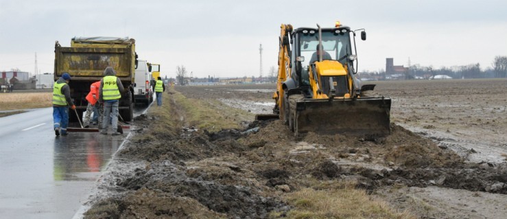 Ciężarówka w rowie, sprawca nieznany - Zdjęcie główne