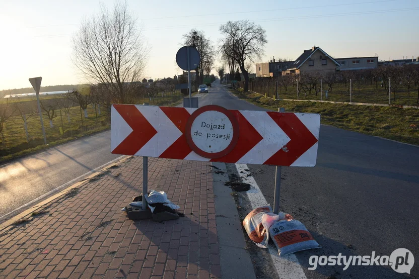 Przebudowa wraz z rozbudową ulicy Fabrycznej w Pudliszkach to inwestycja gminna. Natomiast przebudowa drogi w Kuczynce, gdzie niedawno zakończyła się budowa kanalizacji leży w gestii powiatu gostyńskiego