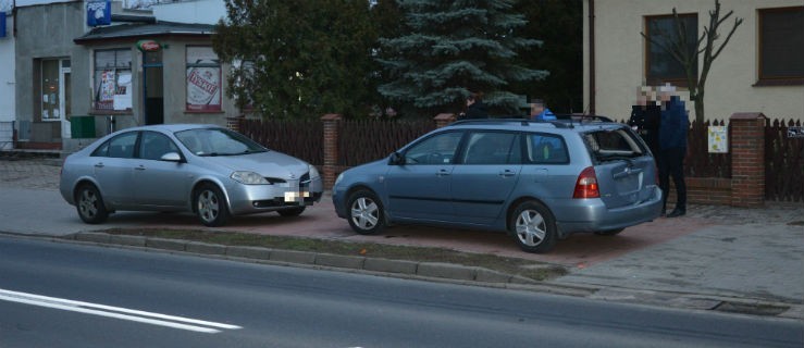 Ciężarówka uderzyła w toyotę. Jedna osoba w szpitalu - Zdjęcie główne