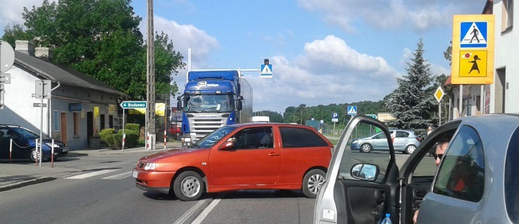 Auto nie poczekało na właściciela - odjechało samo - Zdjęcie główne