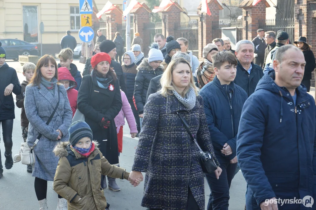 Krobia. Na zakończenie obchodów 103. rocznicy odzyskania przez Polskę niepodległości przed pomnikiem Powstańców Wielkopolskich padły bardzo znamienne słowo; że "najwyższe cele osiągaliśmy tylko wówczas, gdy jednoczyła nas wspólna sprawa"