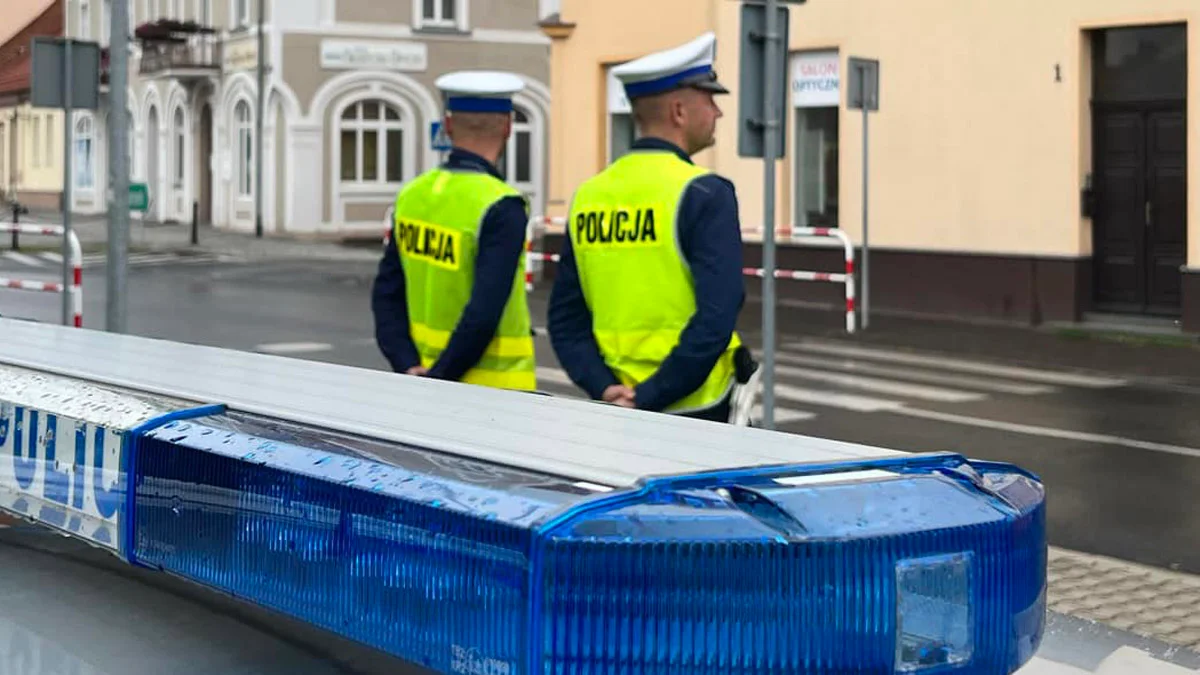 Policjanci z Gostynia złapali kobietę z dziećmi w samochodzie. Wykroczeń było kilka - Zdjęcie główne