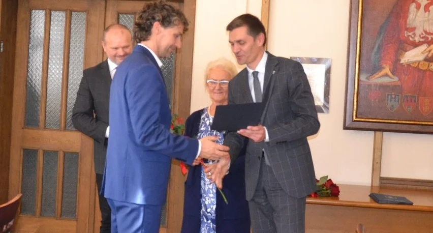 Dyrektorem przedszkola lub szkoły wcale nie musi być nauczyciel. Jakie są wymagania stawiane przed kandydatami na "dyrektorskie stołki"? - Zdjęcie główne