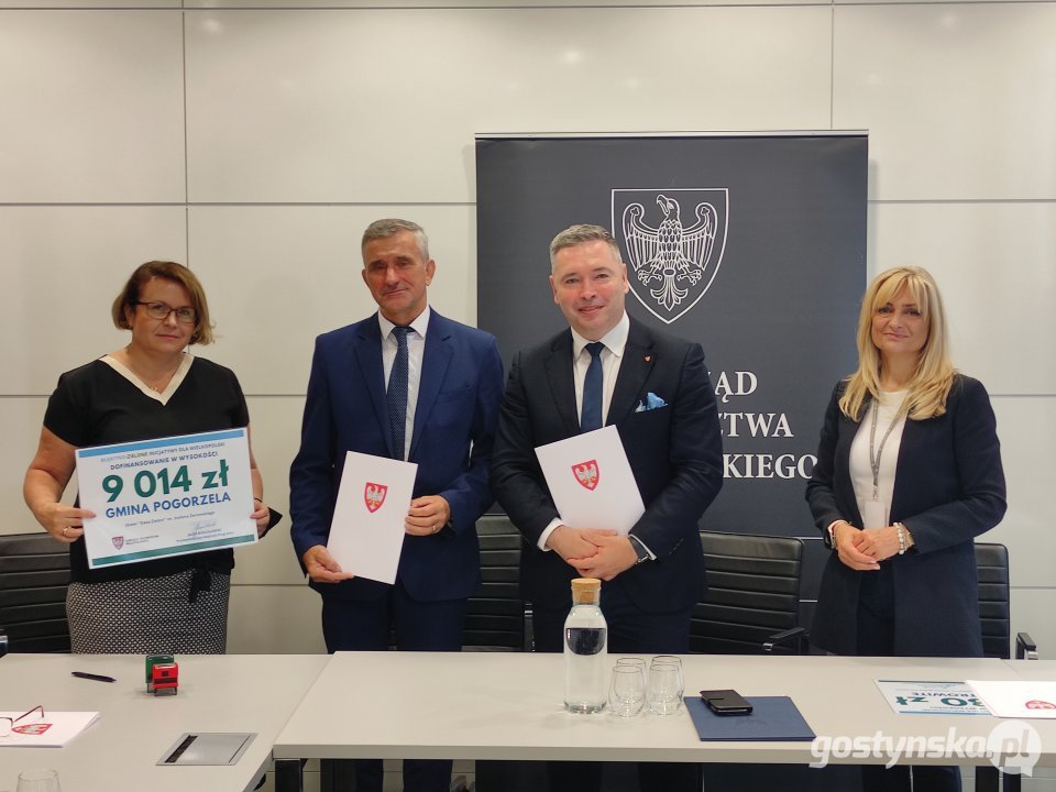 Przedstawiciele Urzędu Miejskiego w Pogorzeli podpisali umowę o dotację