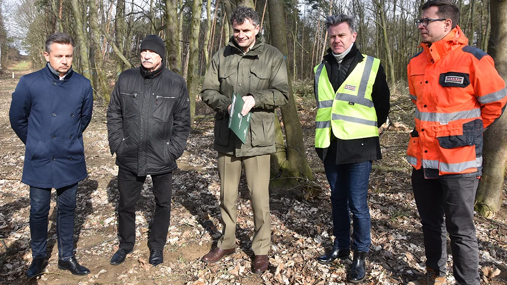 Pierwsze drzewa już „poległy”. Prace przy obwodnicy DW 434 dla Gostynia odbywają się w lesie - Zdjęcie główne