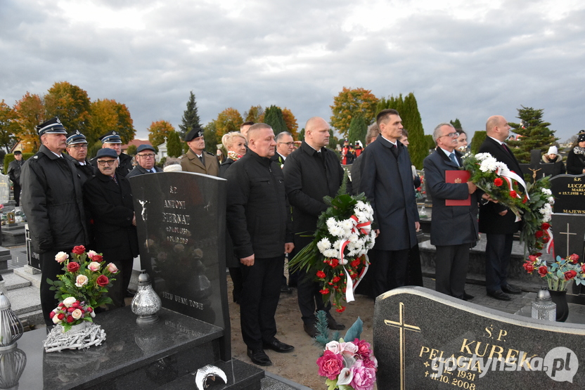 Wartę przy pomniku rozstrzelanych wystawił 4. Pułk Przeciwlotniczy w Lesznie oraz klasa wojskowa Zespołu Szkół Ogólnokształcących i Zawodowych w Krobi