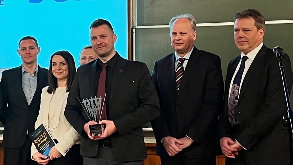 Gostyńska huta szkła z nagrodą specjalną. Takie wyróżnienie w Międzynarodowym Roku Szkła to prestiż - Zdjęcie główne