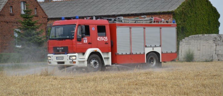 Ściernisko stanęło w płomieniach. Wzorowa postawa rolnika - Zdjęcie główne