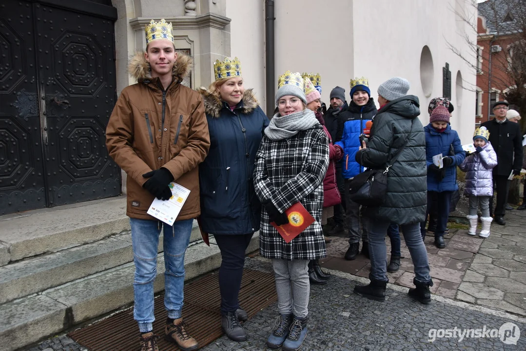 Gostyń. Orszak Trzech Króli przeszedł z kościoła pw. Ducha Świętego na gostyński rynek