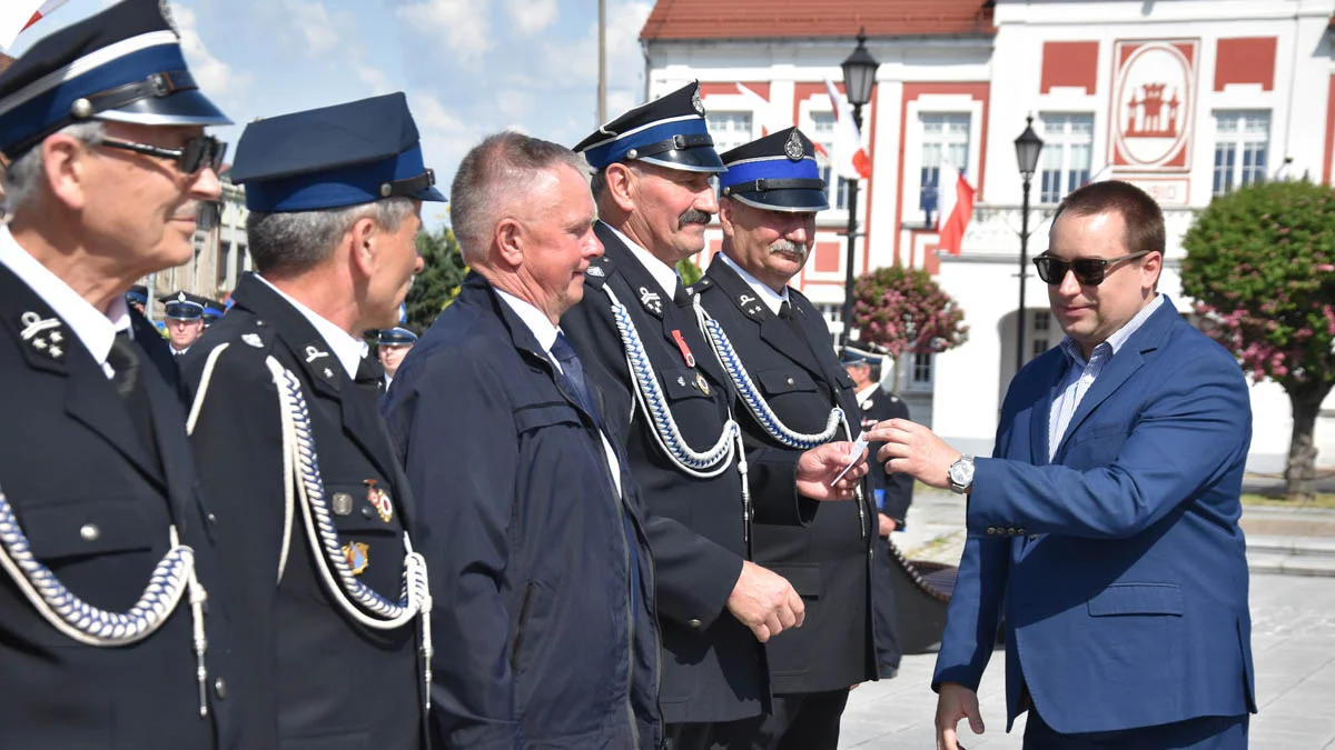 Druhowie z gminy Gostyń obchodzili Dzień Strażaka. Prezes powiatowego zarządu A. Małecki: „Cieszcie się, że macie kasę” - Zdjęcie główne