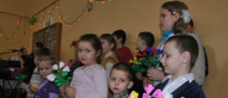 Kwiaty dla babci i dziadka w Ludwinowie - Zdjęcie główne
