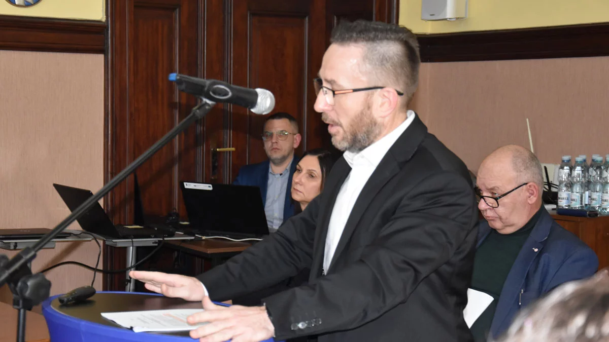 Zmiany w zasadach sprzątania dróg powiatowych. Niektóre gminy odmówiły. Czy będzie porządek?