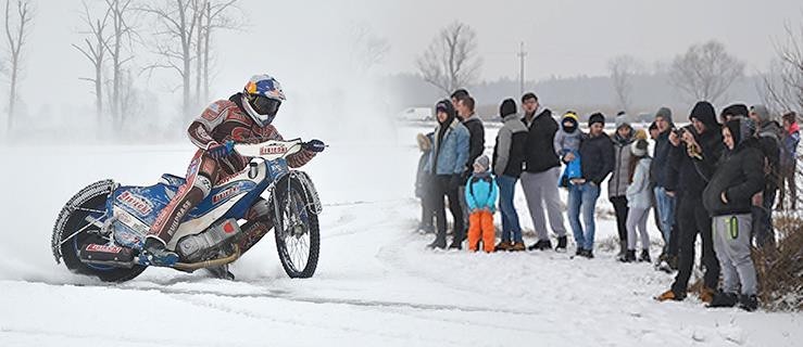 Żużlowcy trenowali na lodzie. Za nimi poszli kibice - Zdjęcie główne