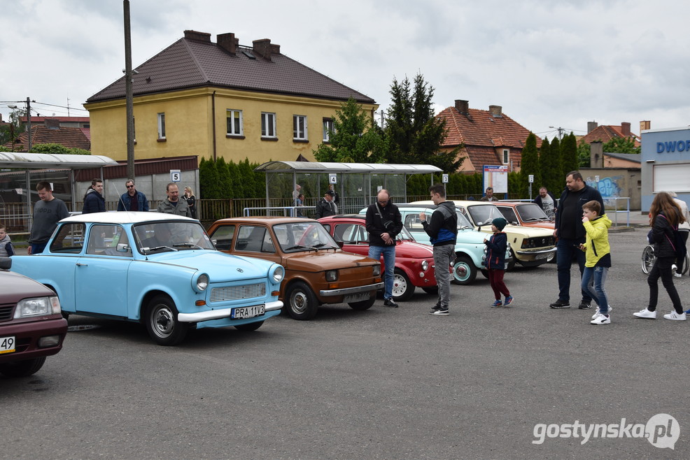 Gostyń. Zlot samochodów retro wzbudził zainteresowanie mieszkańców Gostynia