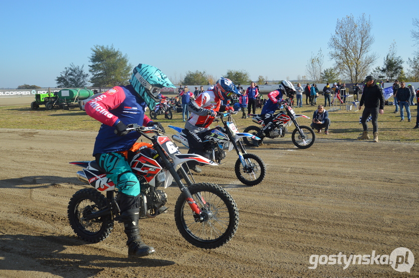 Dalabuszki. Piknik żużlowy dla Zuzi zorganizowany przez kluby Tasmania Racing oraz AKŻ Ostrów Wielkopolski przyniósł ponad 22 tysiące złotych zebrane podczas licytacji oraz ze sprzedaży m.in. wypieków przygotowanych przez komitet Zuzia kontra SMA