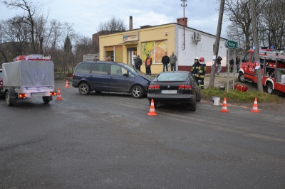 Czołówka na skrzyżowaniu - Zdjęcie główne