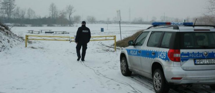 Policjanci kontrolowali miejsca zabaw na lodzie - Zdjęcie główne