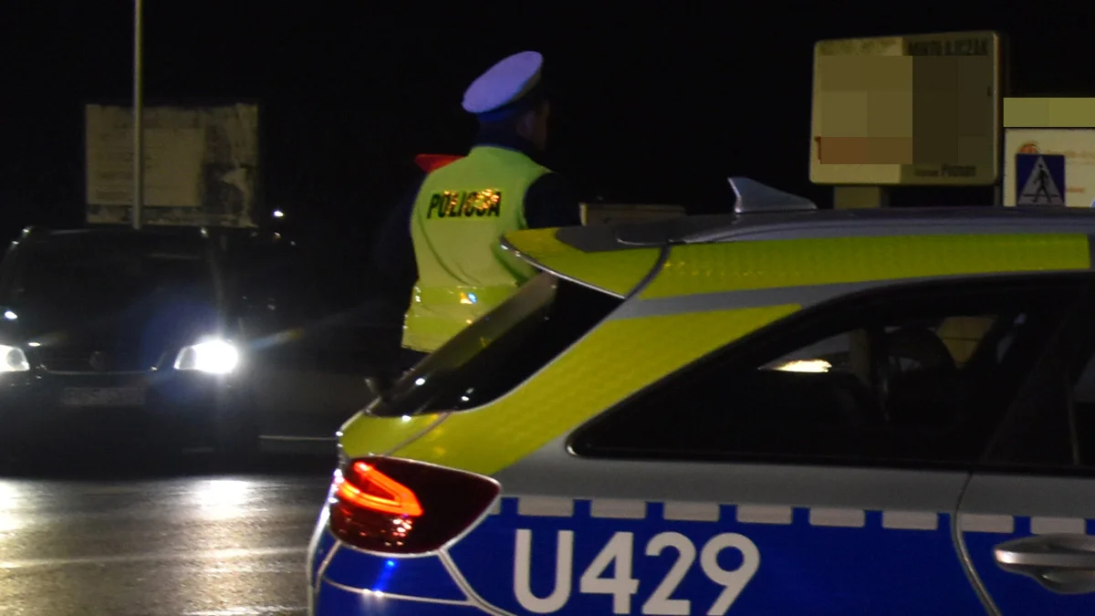 Gostyńscy policjanci nie pozwolili pijanemu kierowcy kontynuować podróży - Zdjęcie główne