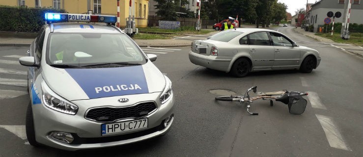 Potrącenie rowerzystki na skrzyżowaniu - Zdjęcie główne