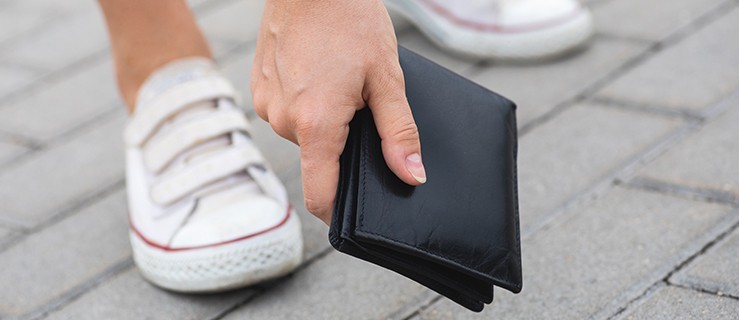 Oddali kartę i pieniądze. Rodzice są dumni - Zdjęcie główne