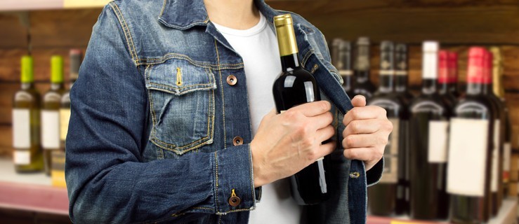 Ochroniarz poprosił o pomoc. Ruszyli w pościg za złodziejem - Zdjęcie główne