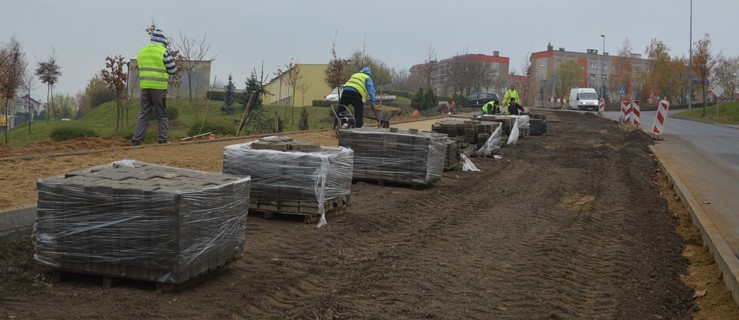 Niedługo koniec. Powstaną 42 miejsca postojowe - Zdjęcie główne