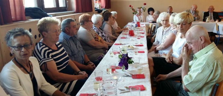 Dużo zdrowia i miłości, dużo szczęścia i radości na Dzień Mamy - Zdjęcie główne