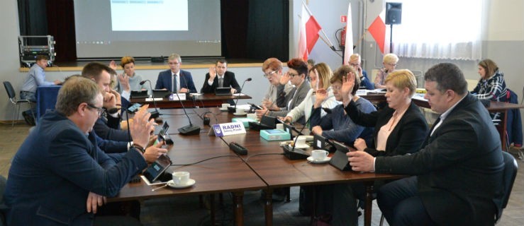 Podwyższyli stawki za śmieci. Część radnych chciała ulg - Zdjęcie główne