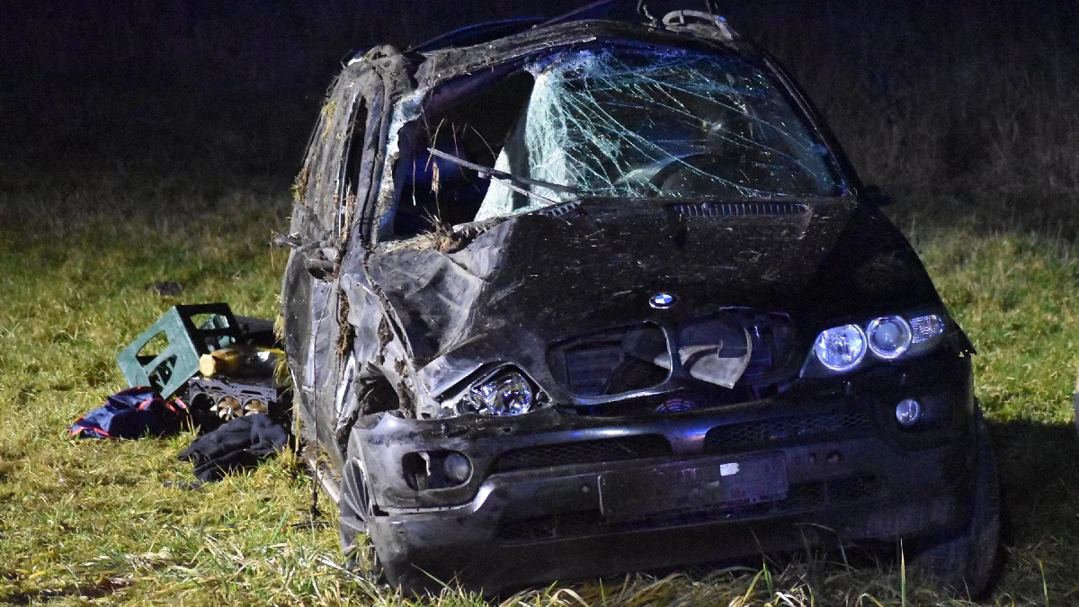 Wypadek na drodze Gostyń - Poniec. Kierowca BMW nie żyje - Zdjęcie główne