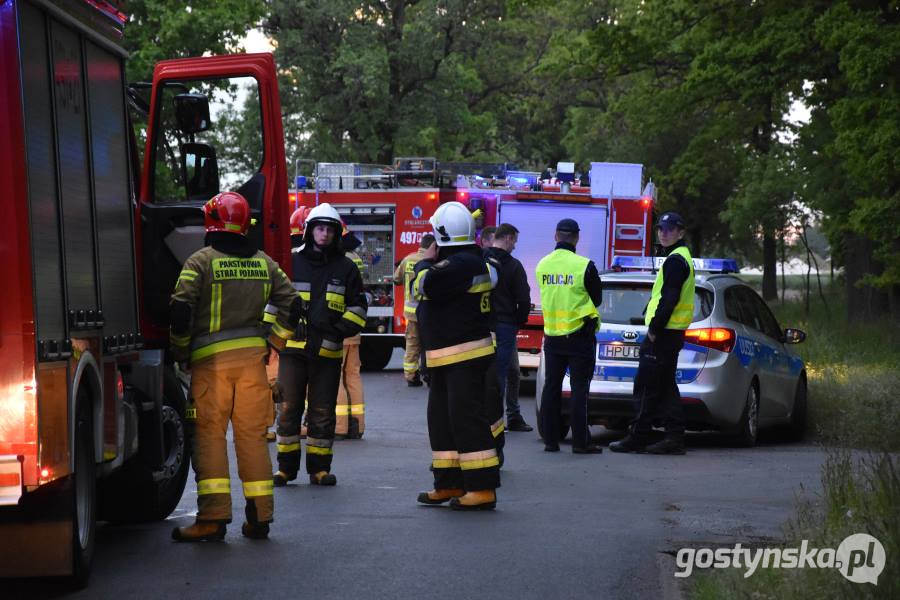 Pogorzela. Na trasie pomiędzy Kromolicami (gm. Pogorzela) a Kuklinowem (gm. Kobylin) doszło do wypadku. Nie żyje kierowca jednego z samochodów 