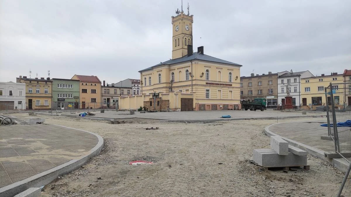 Przebudowa rynku w Krobi. Trwa analiza ofert na dokończenie rewitalizacji centrum miasta - Zdjęcie główne