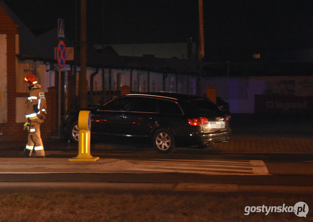 Gostyń. Kolizja dwóch samochodów osobowych na ul. Poznańskiej, w ciągu drogi wojewódzkiej 434 w Gostyniu