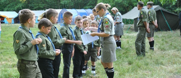 Harcerze aktywnie spędzają czas - Zdjęcie główne