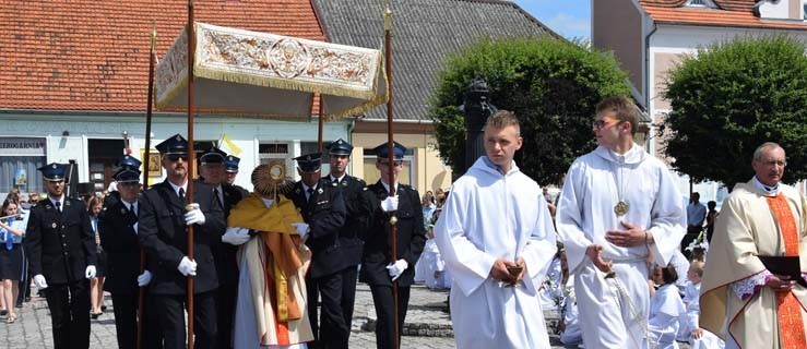 Boże Ciało. Eucharystia jest źródłem jedności - Zdjęcie główne